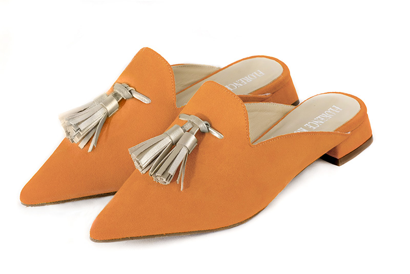 Apricot orange and gold women's loafer mules. Pointed toe. Flat flare heels. Front view - Florence KOOIJMAN